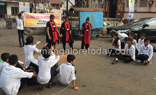 street play1.